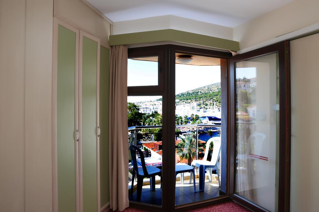 Ridvan Hotel Cesme Exterior photo